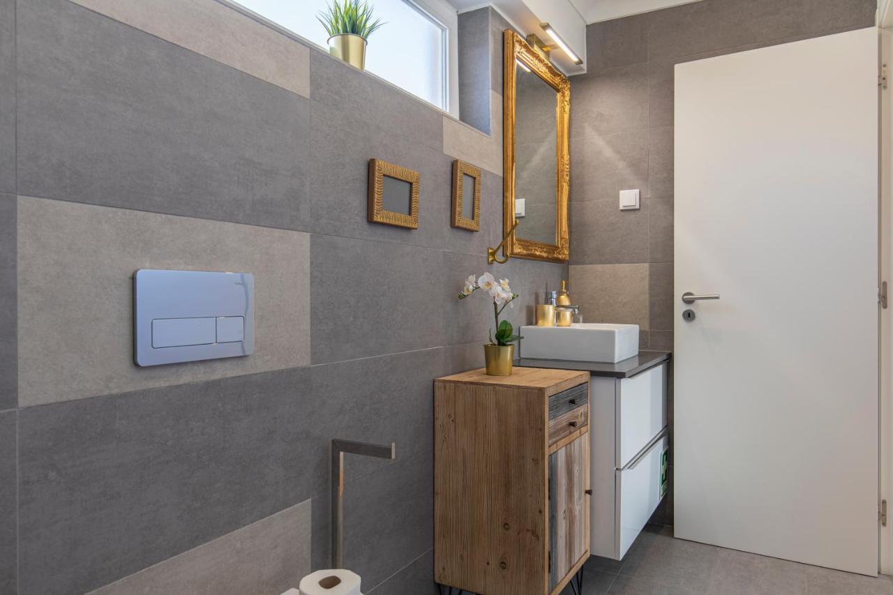 Lovelystay - Sunny 1Bdr Apartment W/Terrace Лиссабон Экстерьер фото