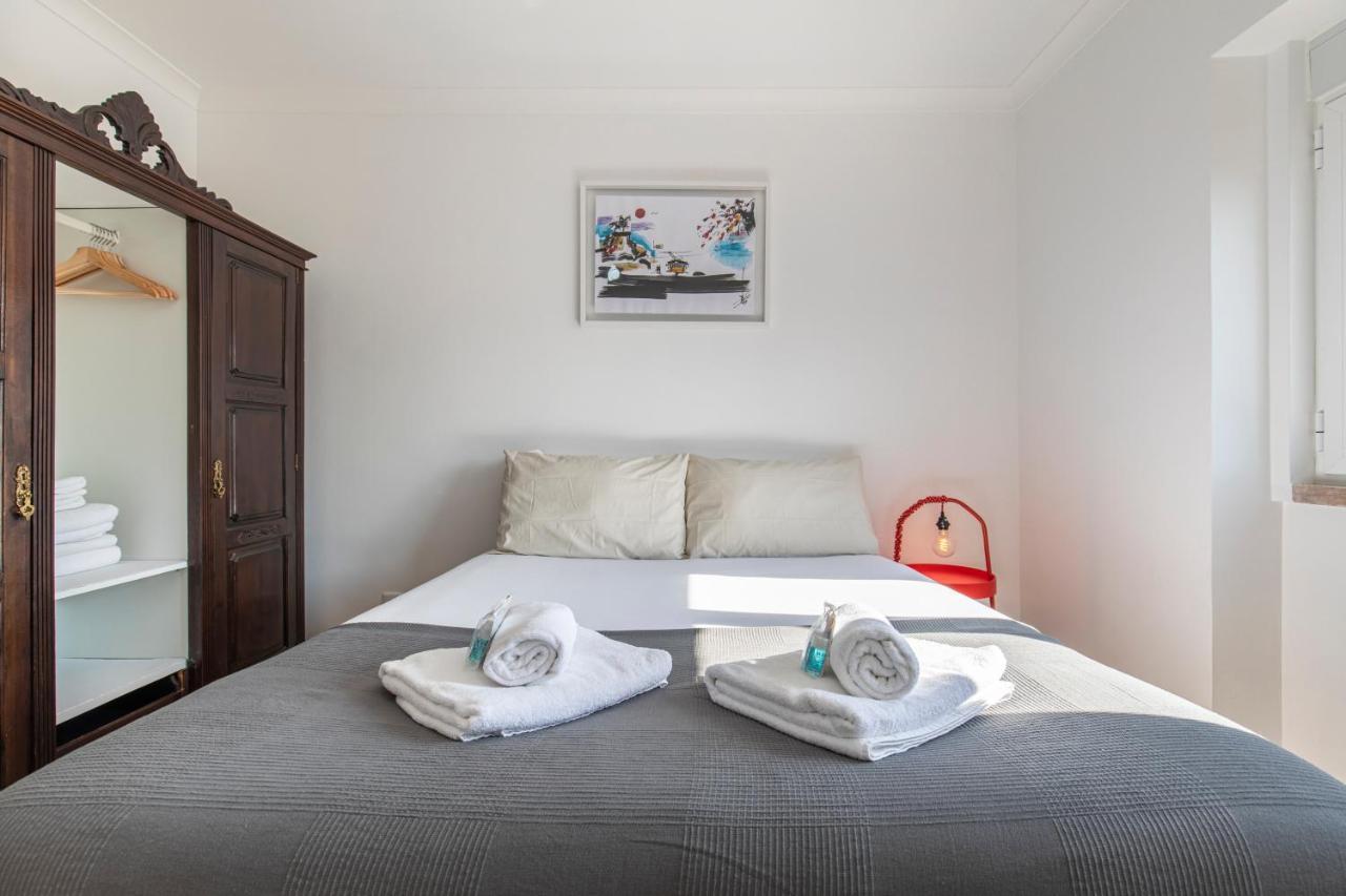 Lovelystay - Sunny 1Bdr Apartment W/Terrace Лиссабон Экстерьер фото